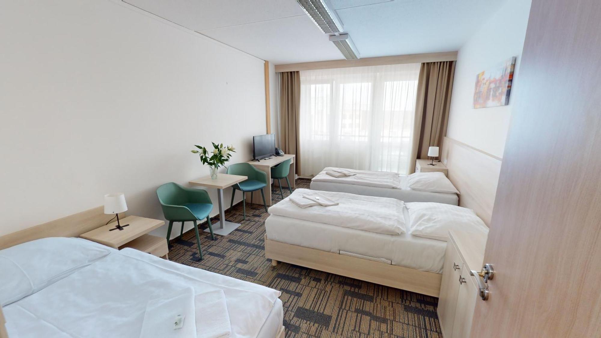 Volha Hostel Praag Buitenkant foto