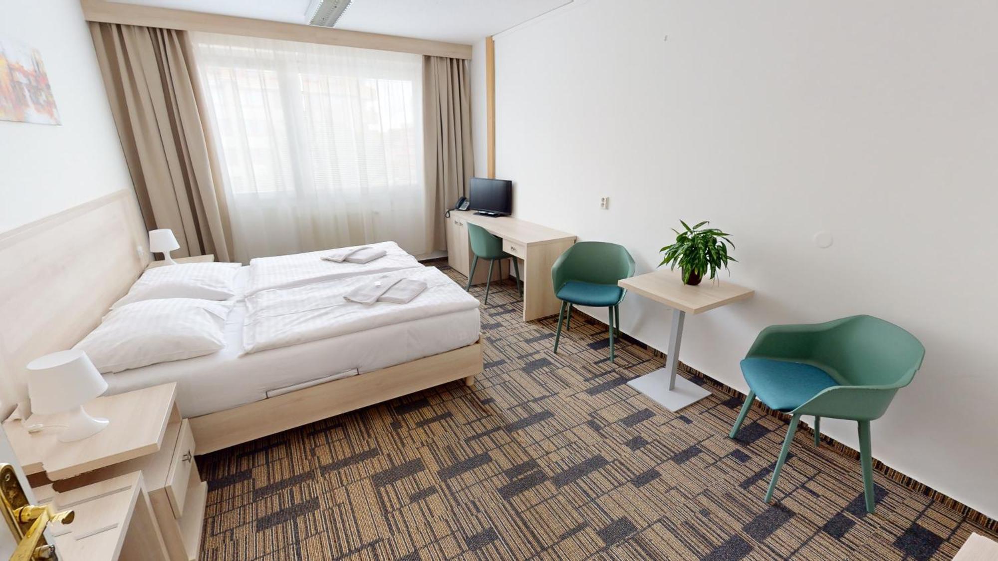 Volha Hostel Praag Buitenkant foto
