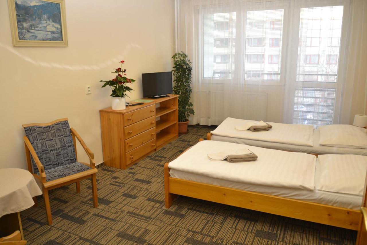 Volha Hostel Praag Buitenkant foto